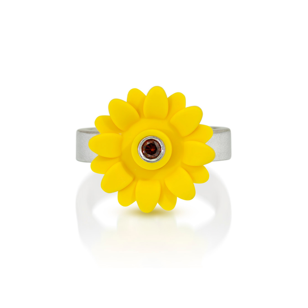 Sunflower  ring with root beer diamond