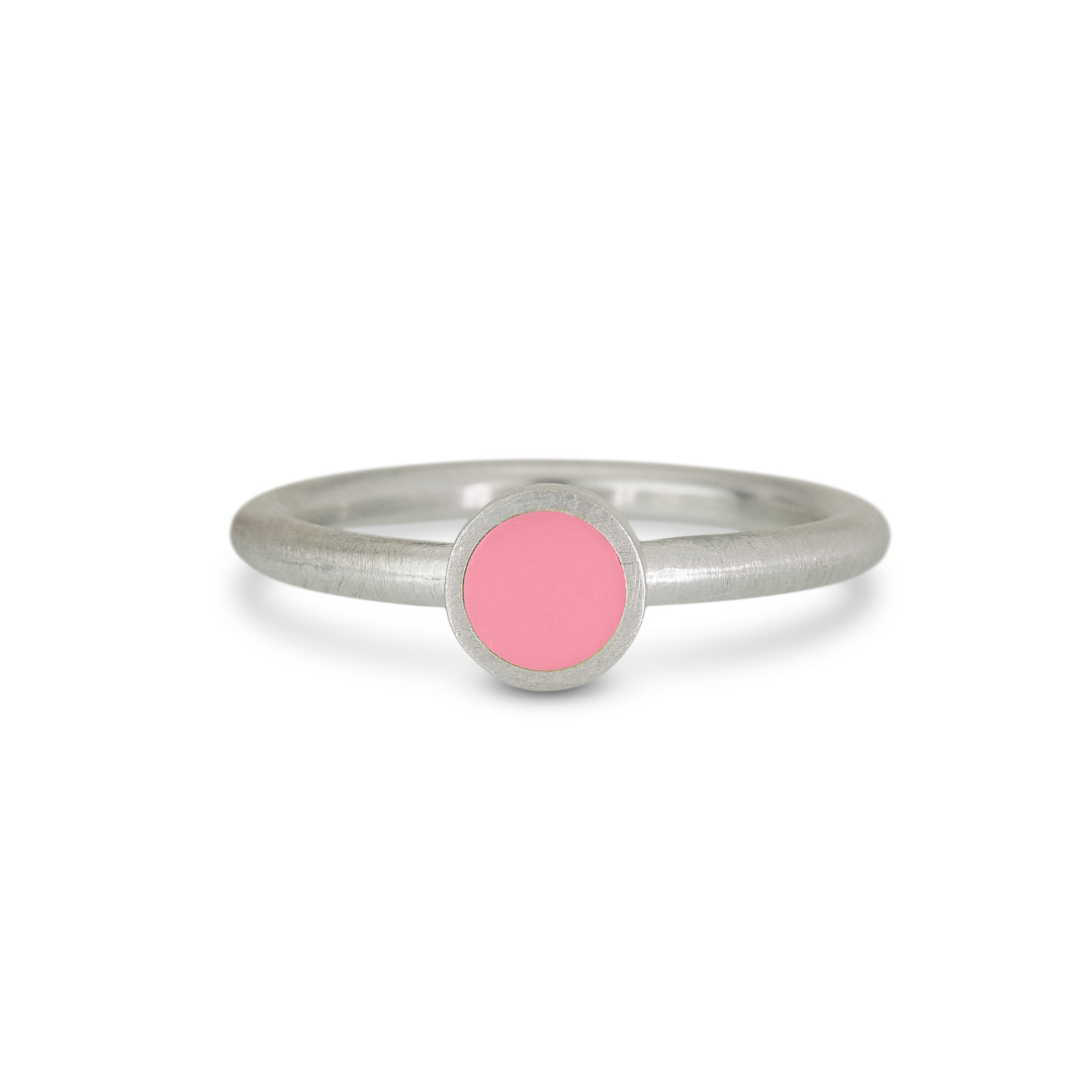 Small dot accent ring