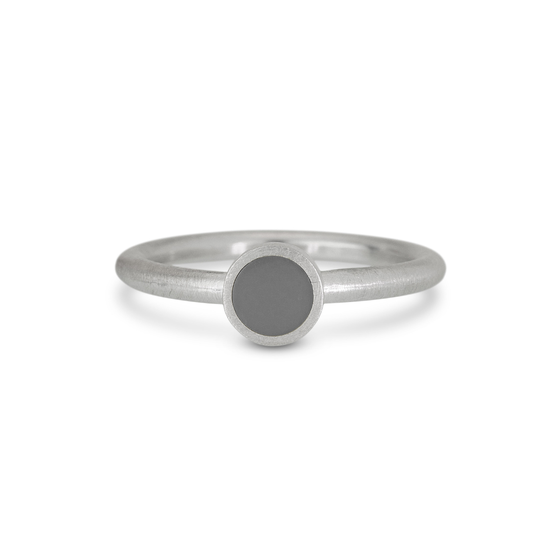 Small dot accent ring
