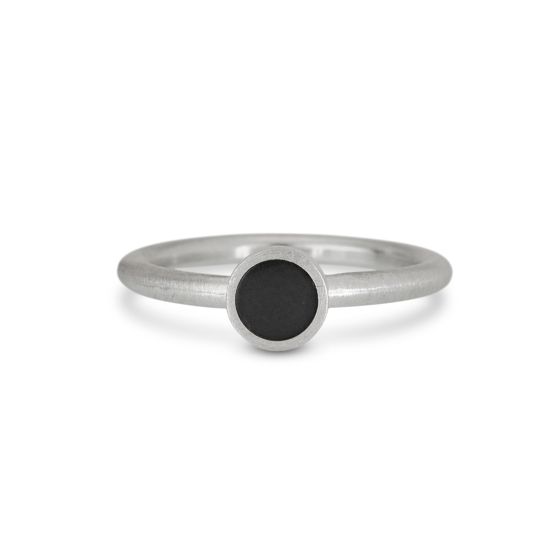 Small dot accent ring
